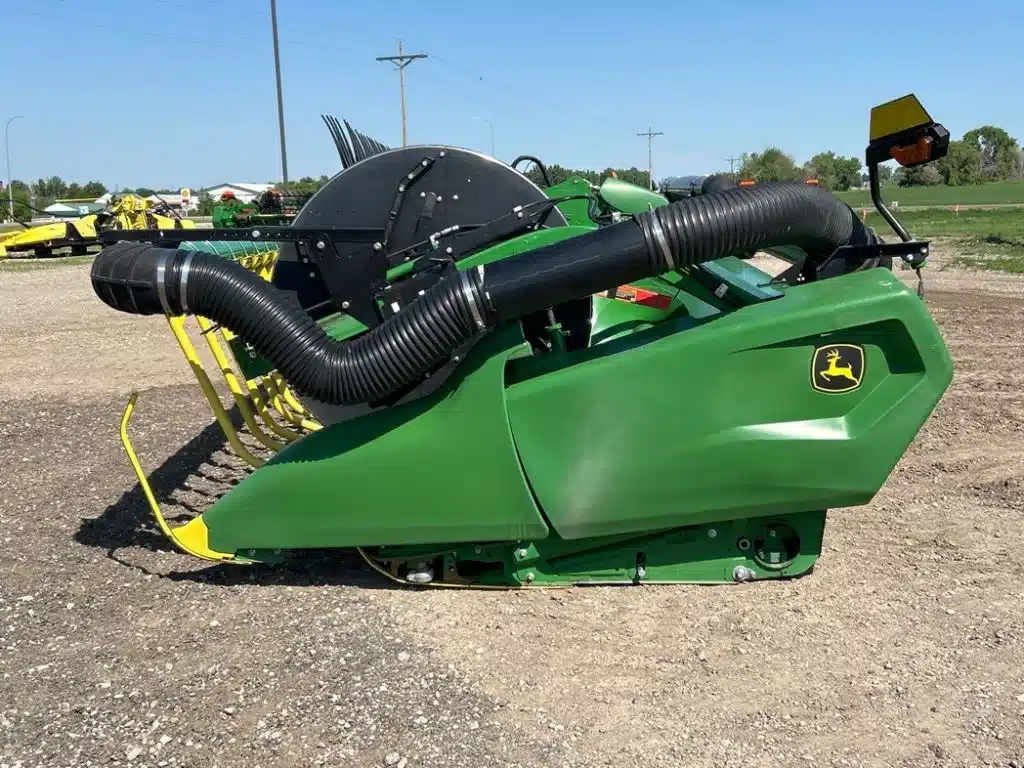 Gallery image 2 for 2022 John Deere RD40F Header - Flex