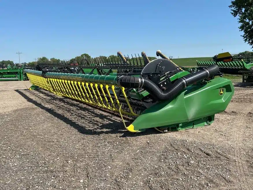 Gallery image 1 for 2022 John Deere RD40F Header - Flex