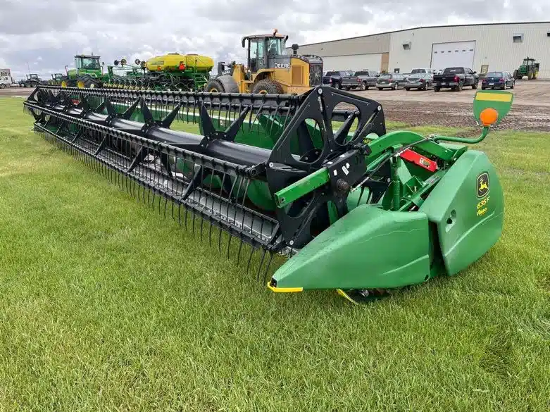 Gallery image 1 for Used 2020 John Deere 635F Header - Flex