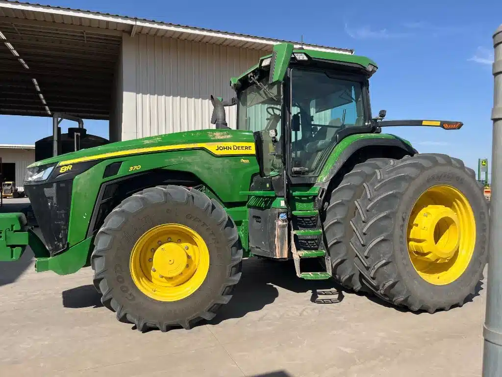 Gallery image 2 for Used 2021 John Deere 8R 370 Tractor