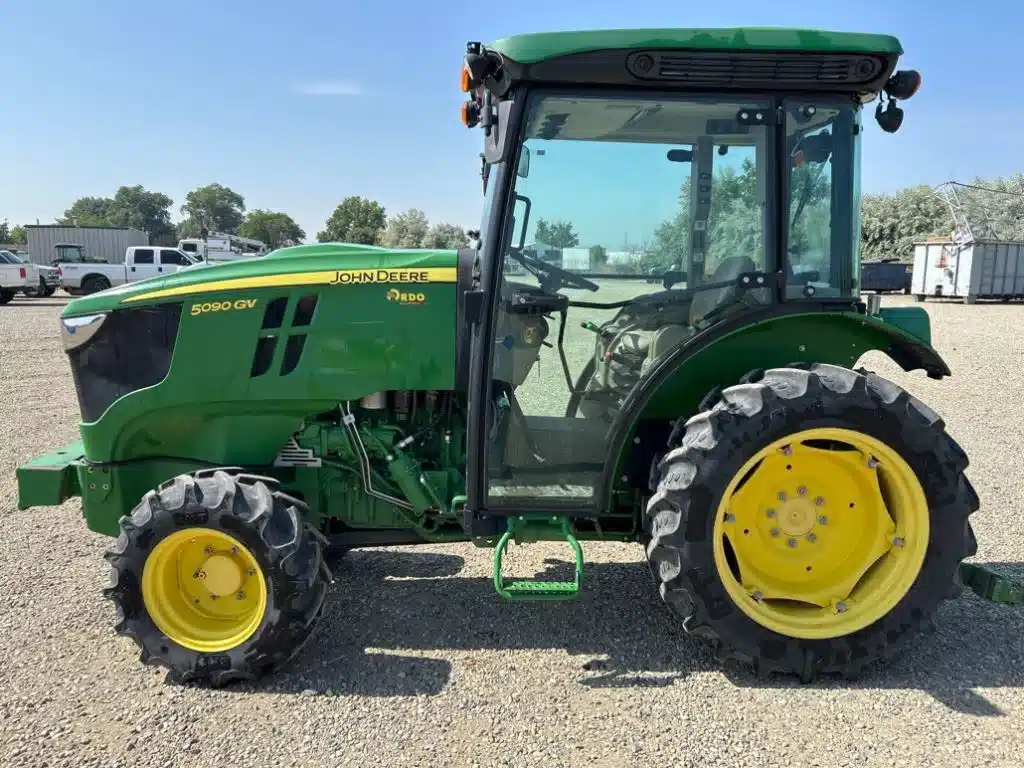 Gallery image 2 for Used 2019 John Deere 5090GV Tractor