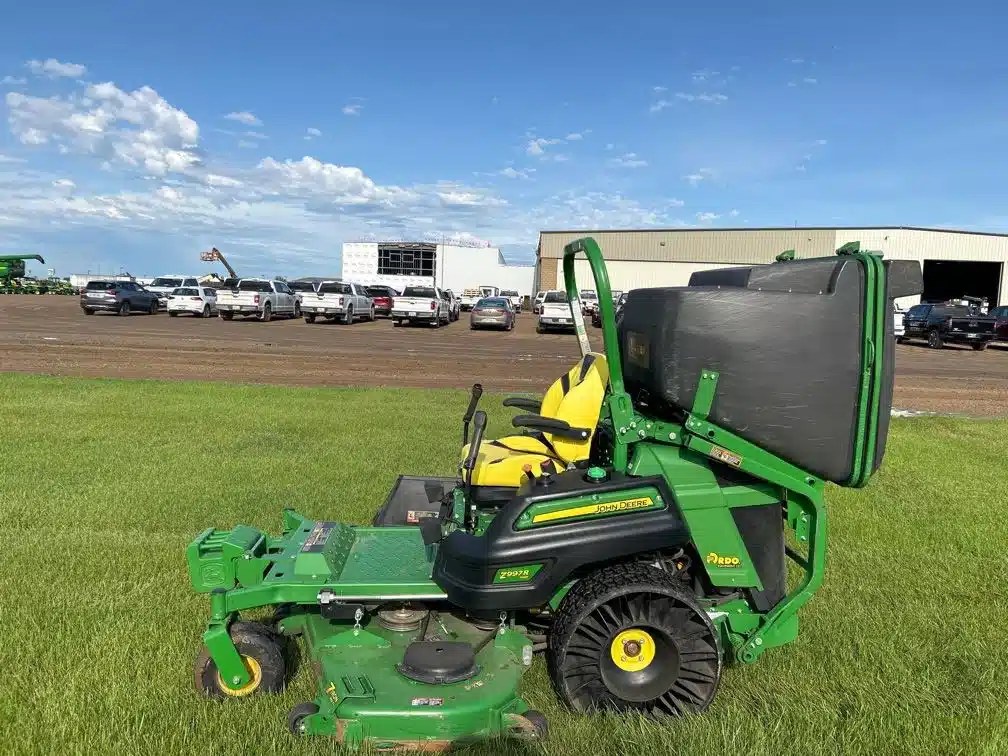 Gallery image 2 for Used 2022 John Deere Z997R Mower - Zero Turn