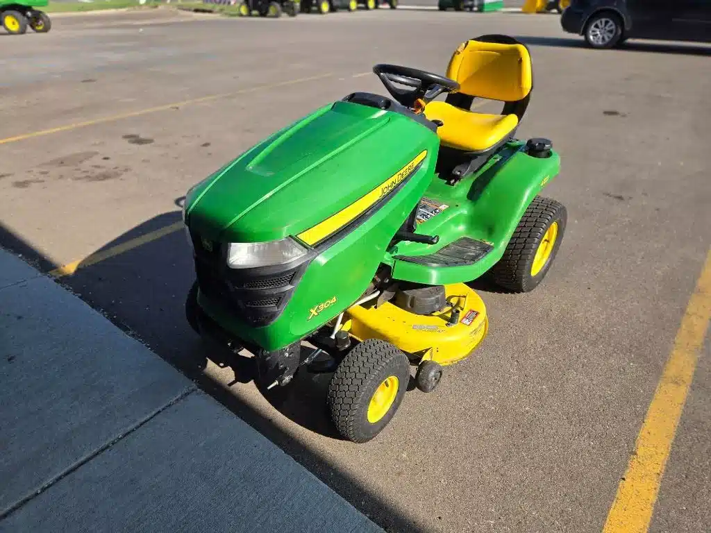 Gallery image 1 for Used 2014 John Deere X304 Lawn Tractor