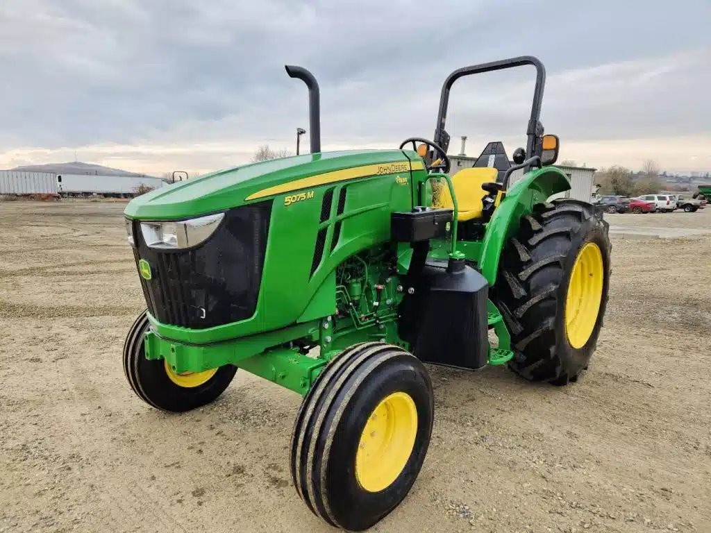Gallery image 1 for New 2022 John Deere 5075M Tractor