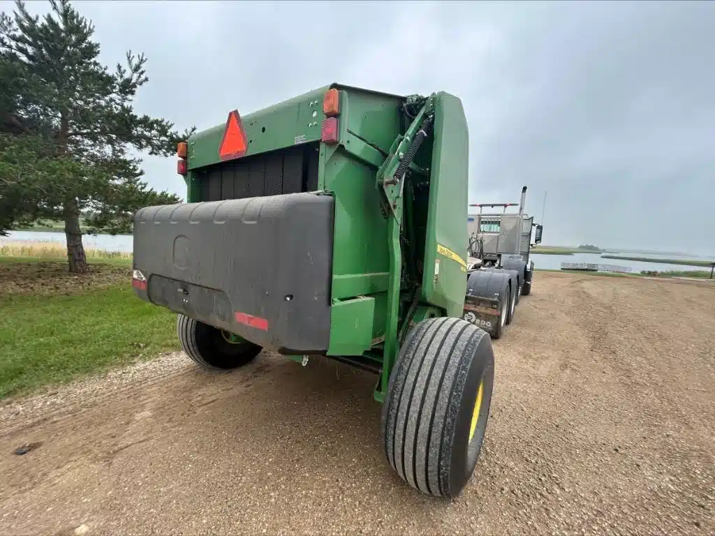 Gallery image 2 for Used 2018 John Deere 560M Round Baler