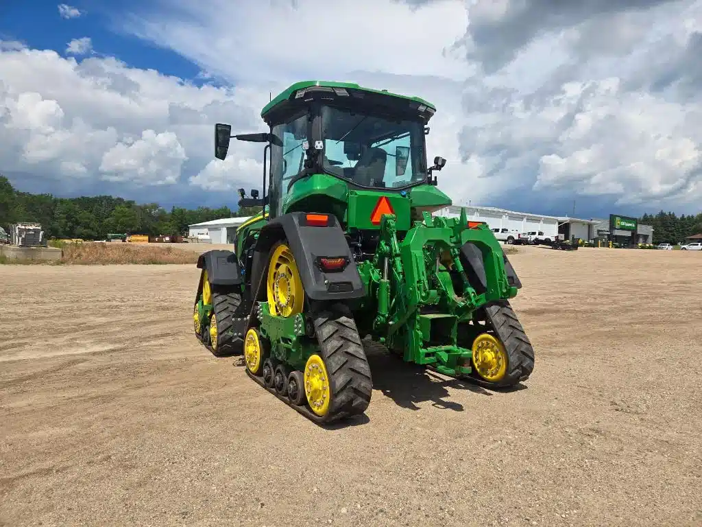 Gallery image 2 for Used 2023 John Deere 8R 370 Tractor