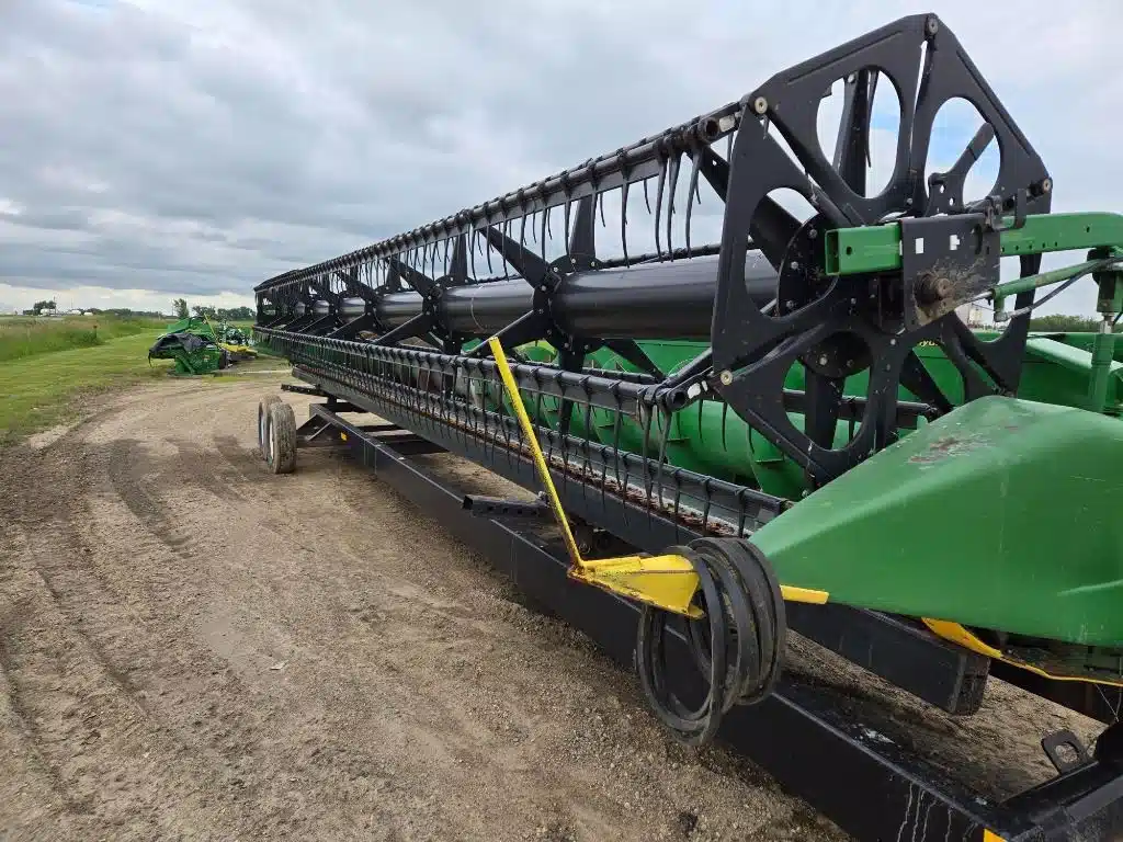 Gallery image 1 for Used 2014 John Deere 635F Header - Flex