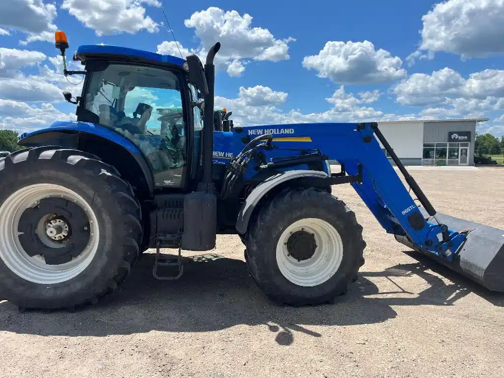 Gallery image 2 for Used 2013 New Holland T7.235 Tractor