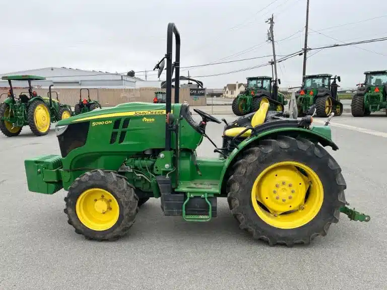 Gallery image 2 for Used 2022 John Deere 5090GN Tractor