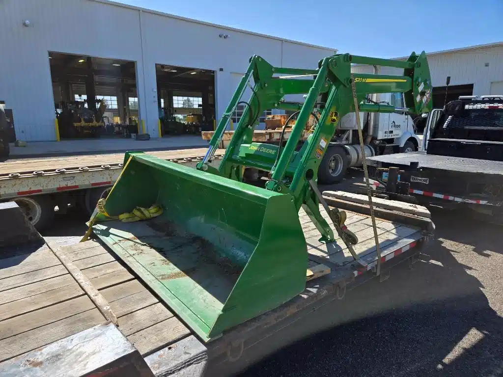 Gallery image 1 for Used 2021 John Deere 520M Front End Loader