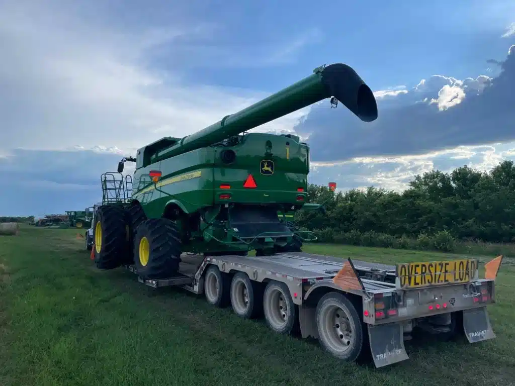 Gallery image 2 for Used 2024 John Deere S780 Combine