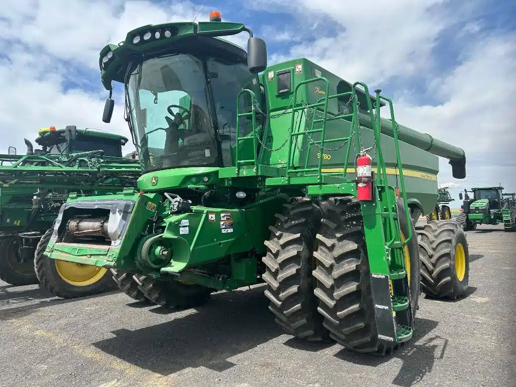 Gallery image 1 for Used 2020 John Deere S780 Combine