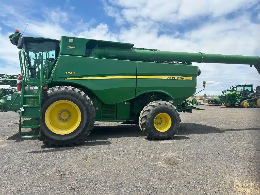 Gallery image 2 for Used 2020 John Deere S780 Combine