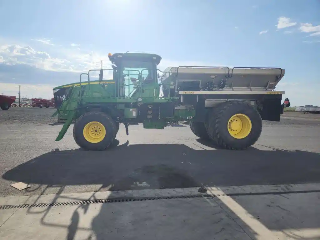 Gallery image 2 for Used 2021 John Deere F4365 Floater