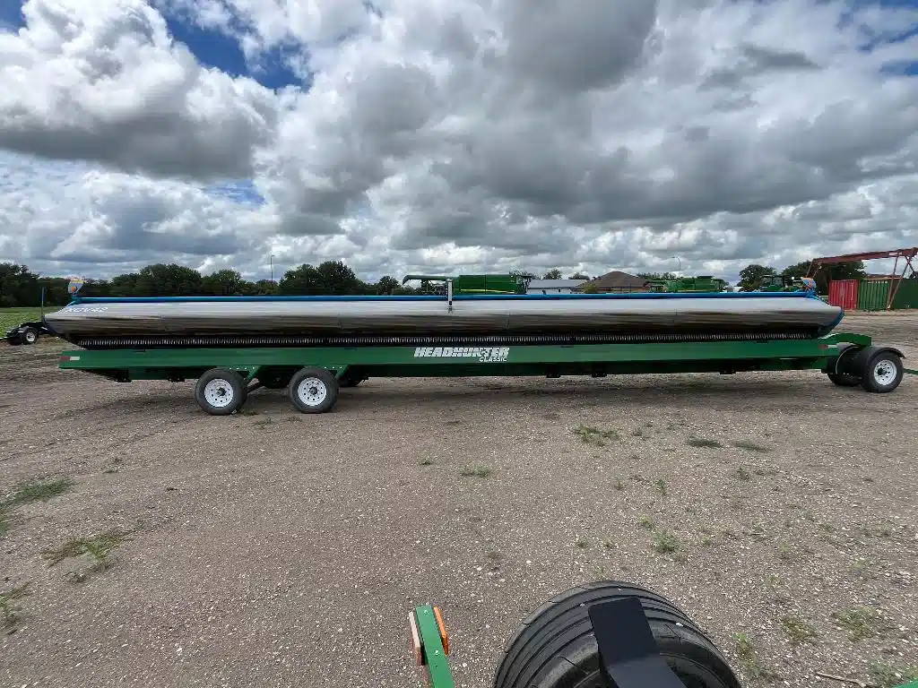 Gallery image 1 for Used 2019 Shelbourne XCV42 Header Combine