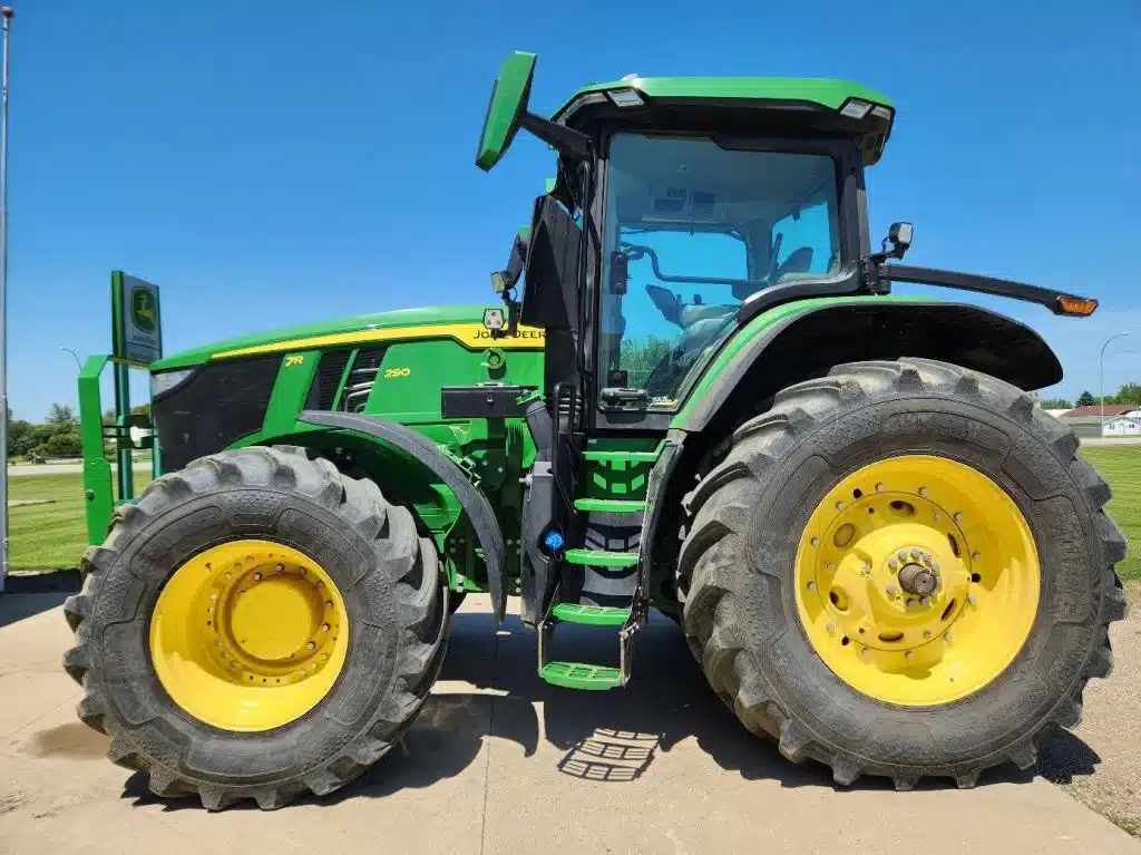 Gallery image 2 for Used 2023 John Deere 7R 290 Tractor