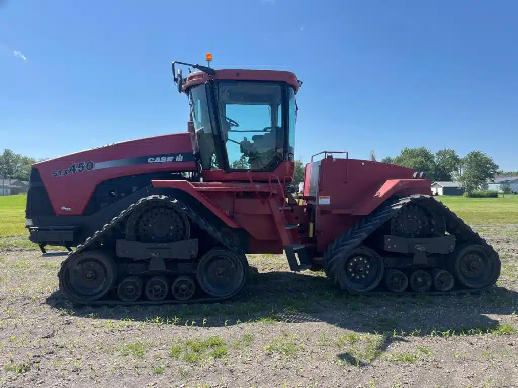 Gallery image 2 for Used 2004 Case IH STEIGER 450 QUADTRAC Tractor