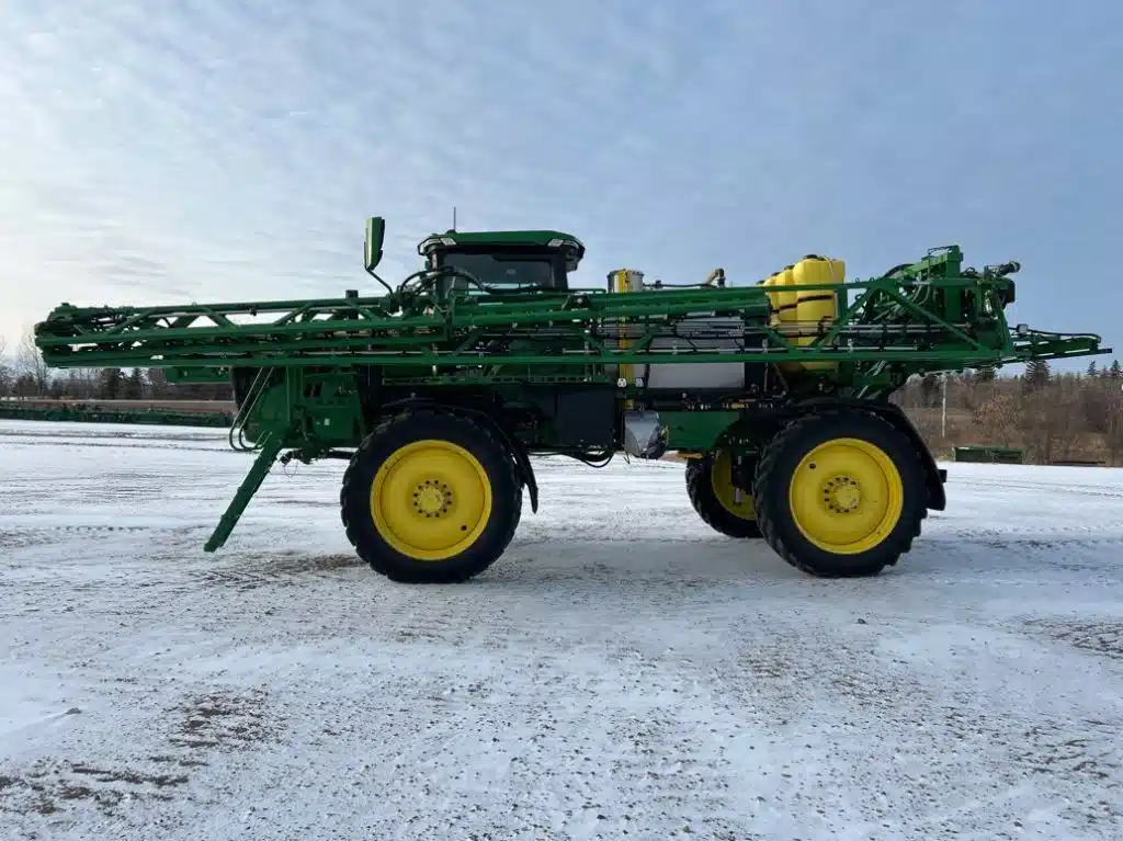 Gallery image 2 for Used 2022 John Deere 410R Sprayer - Self Propelled