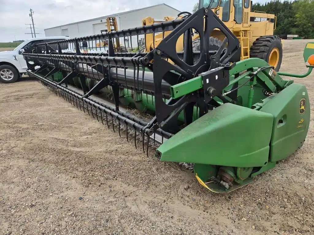 Gallery image 1 for Used 2004 John Deere 625F Header - Flex