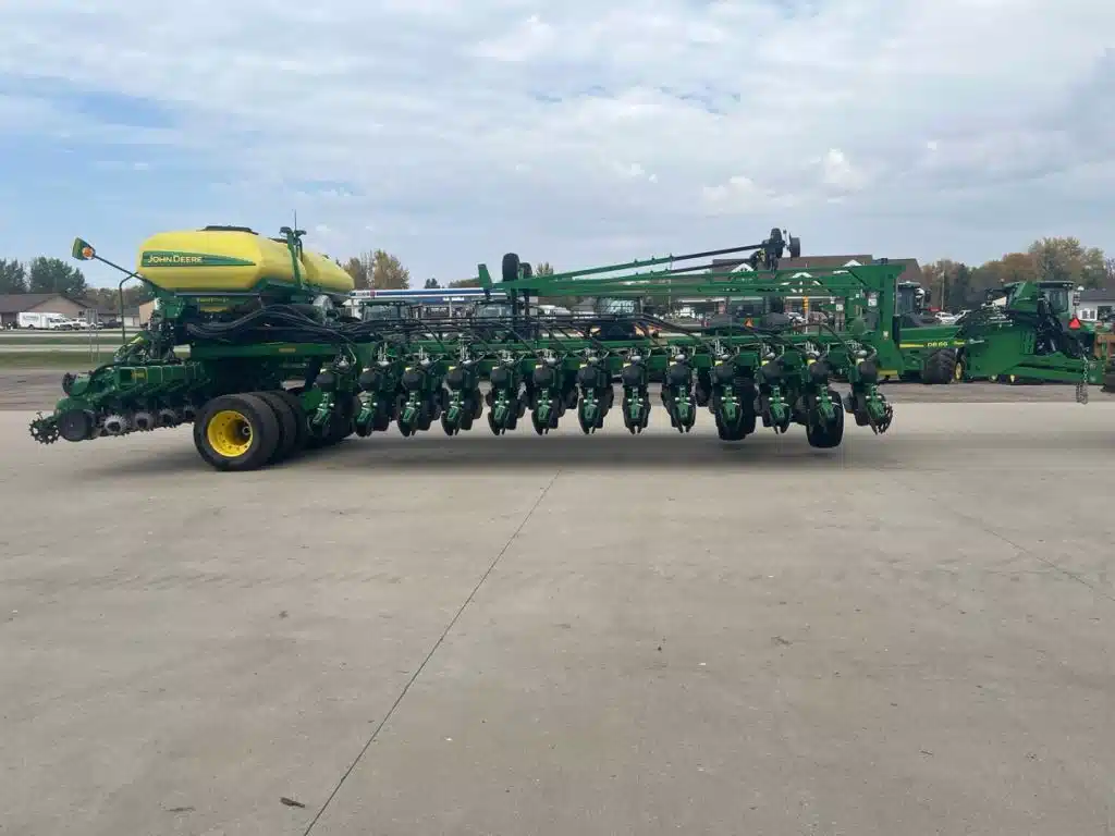 Gallery image 2 for Used 2018 John Deere DB66 Planter