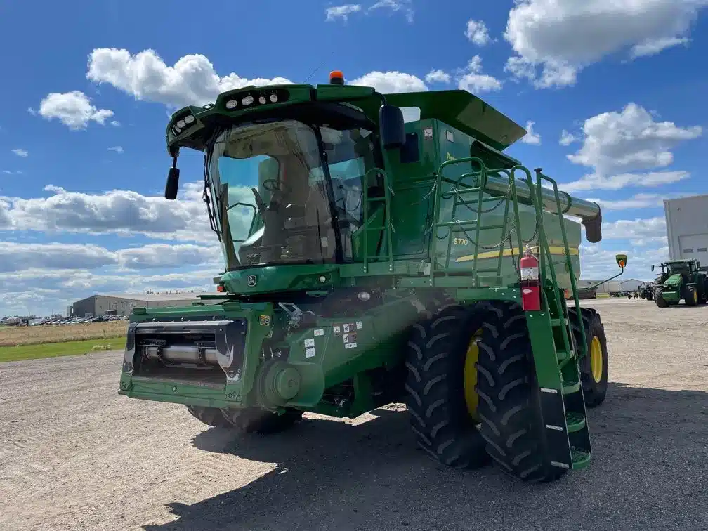 Gallery image 1 for Used 2020 John Deere S770 Combine