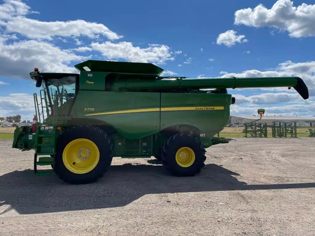 Gallery image 2 for Used 2020 John Deere S770 Combine