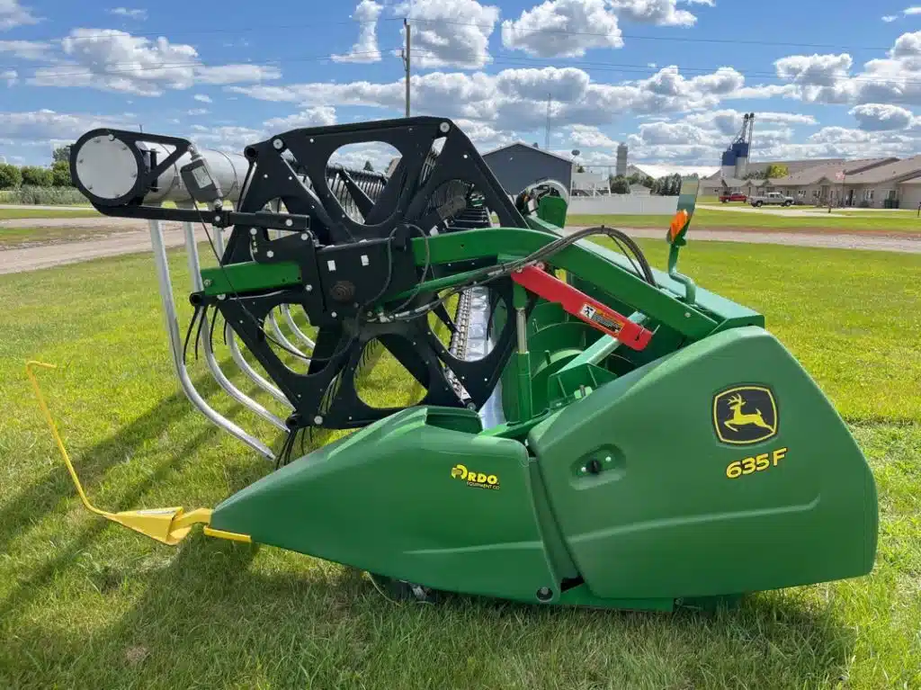 Gallery image 2 for Used 2019 John Deere 635 Header - Flex