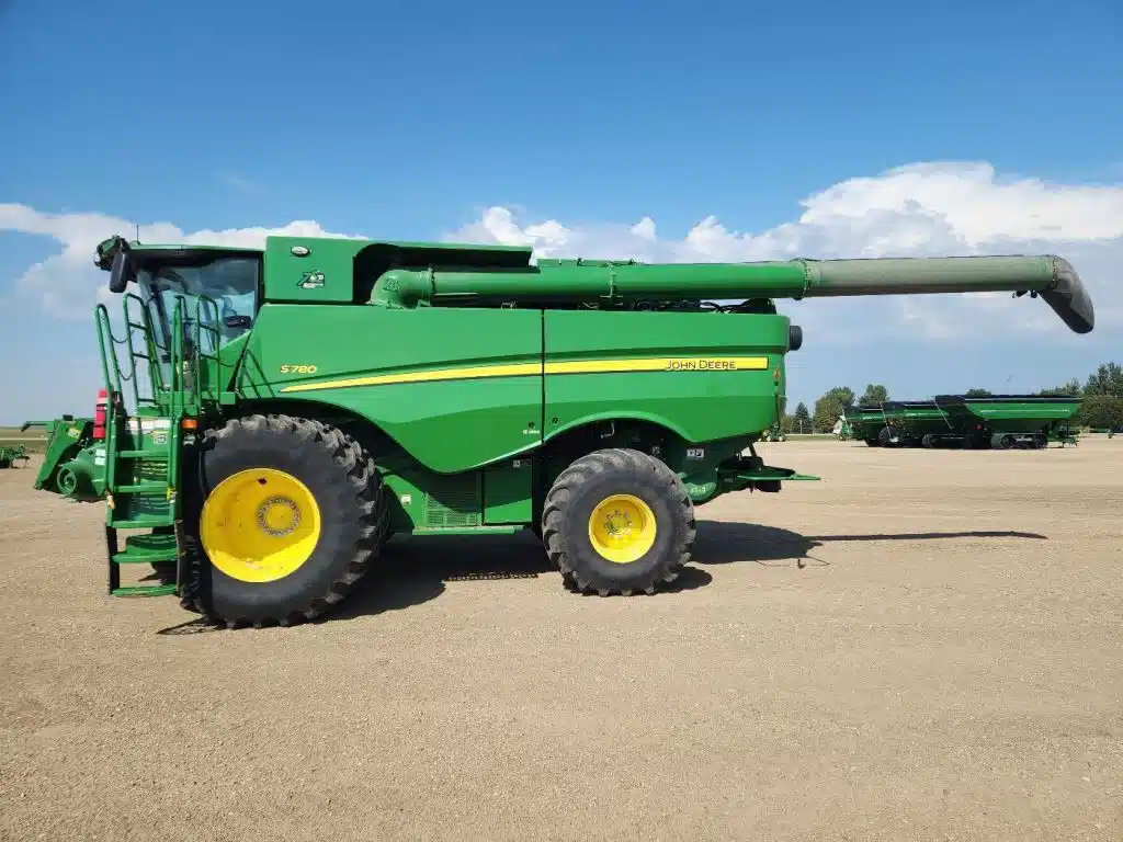 Gallery image 2 for Used 2022 John Deere S780 Combine