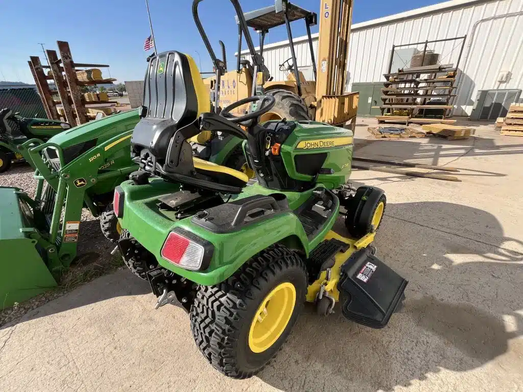 Gallery image 2 for Used 2020 John Deere X738 Lawn Tractor