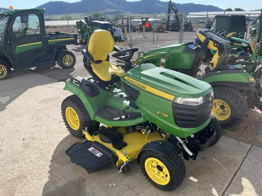 Gallery image 1 for Used 2020 John Deere X738 Lawn Tractor