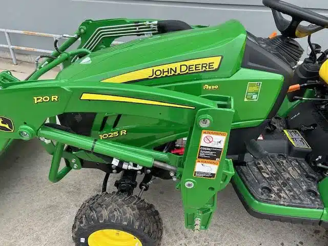 Gallery image 2 for New 2025 John Deere 1025R Tractor