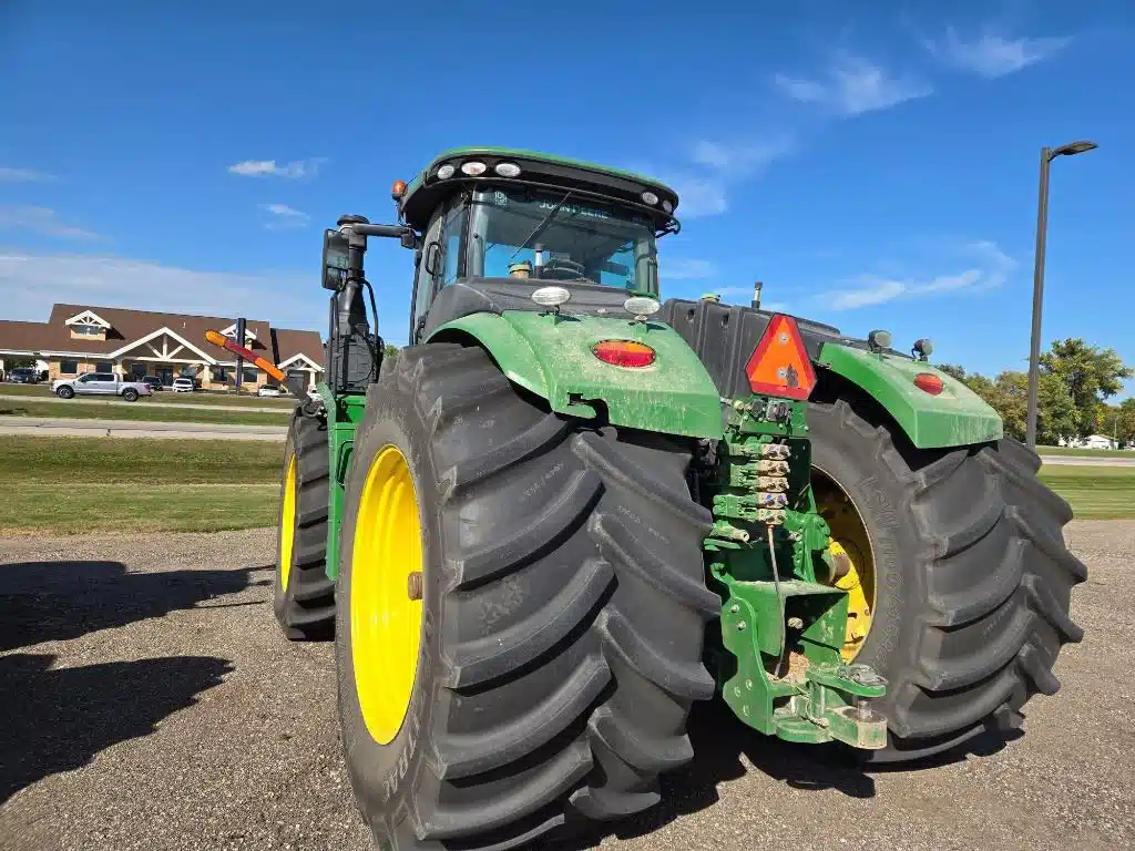 Gallery image 2 for Used 2018 John Deere 9370R Tractor