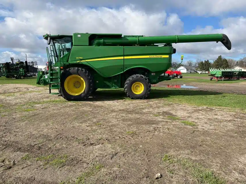Gallery image 2 for Used 2023 John Deere S770 Combine
