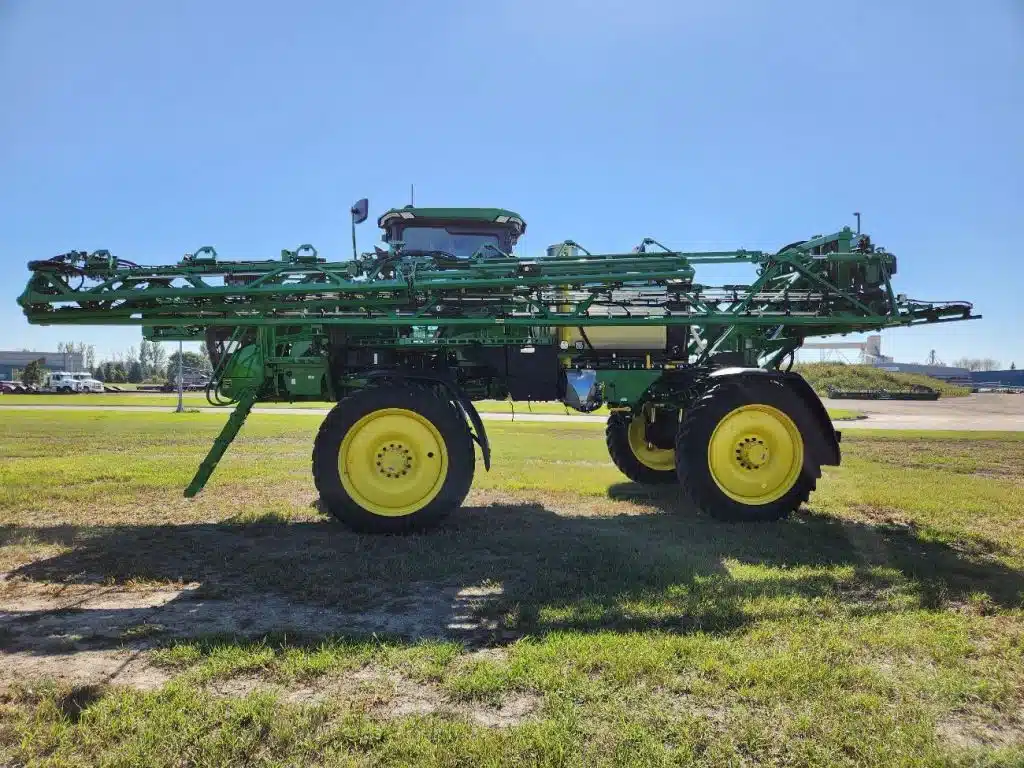 Gallery image 2 for Used 2025 John Deere 410R Sprayer - Self Propelled
