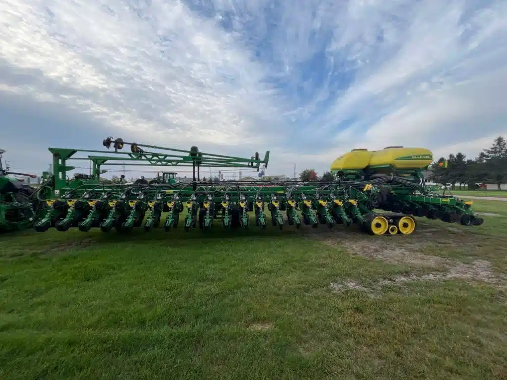 Gallery image 2 for Used 2012 John Deere DB88 Planter