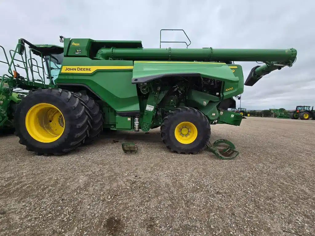 Gallery image 2 for 2022 John Deere X9 1000 Combine