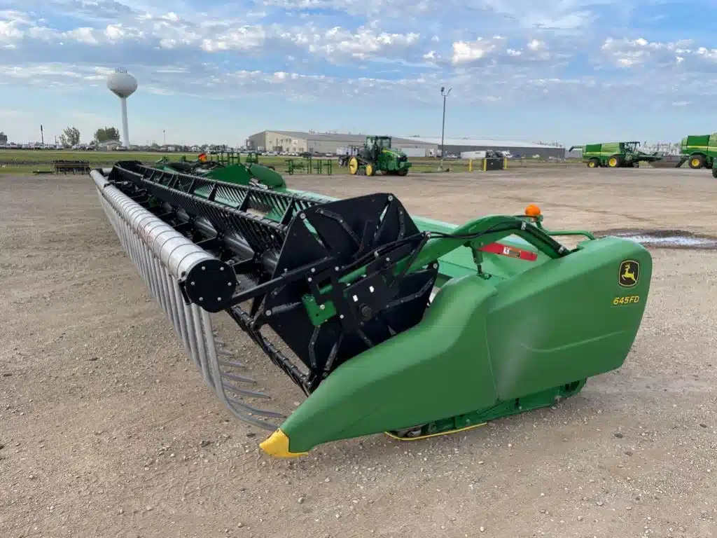 Gallery image 1 for Used 2017 John Deere 645FD Header - Draper