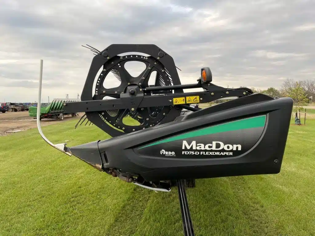 Gallery image 2 for Used 2013 MacDon FD75 Header - Flex Draper