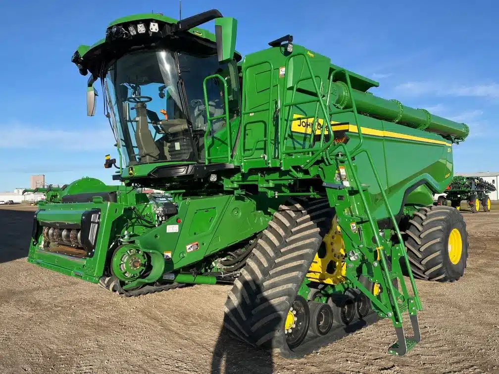Gallery image 1 for Used 2024 John Deere X9 1000 Combine