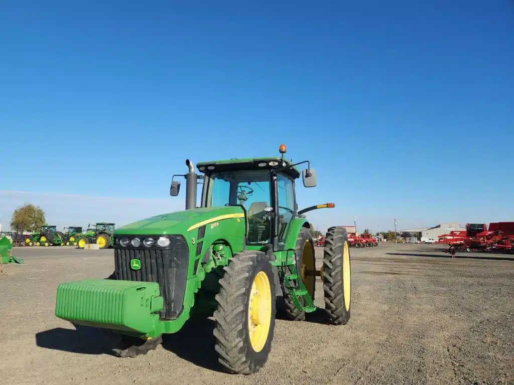 Gallery image 1 for Used 2010 John Deere 8270R Tractor