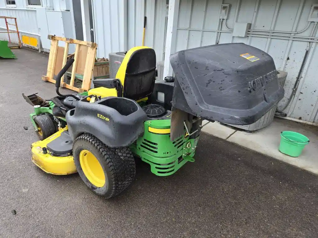 Gallery image 2 for Used 2014 John Deere Z655 Mower - Zero Turn