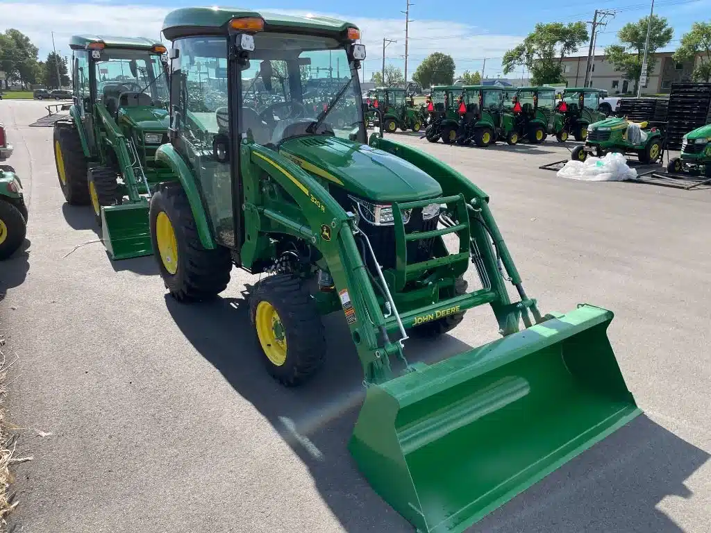 Gallery image 1 for New 2024 John Deere 3039R Tractor