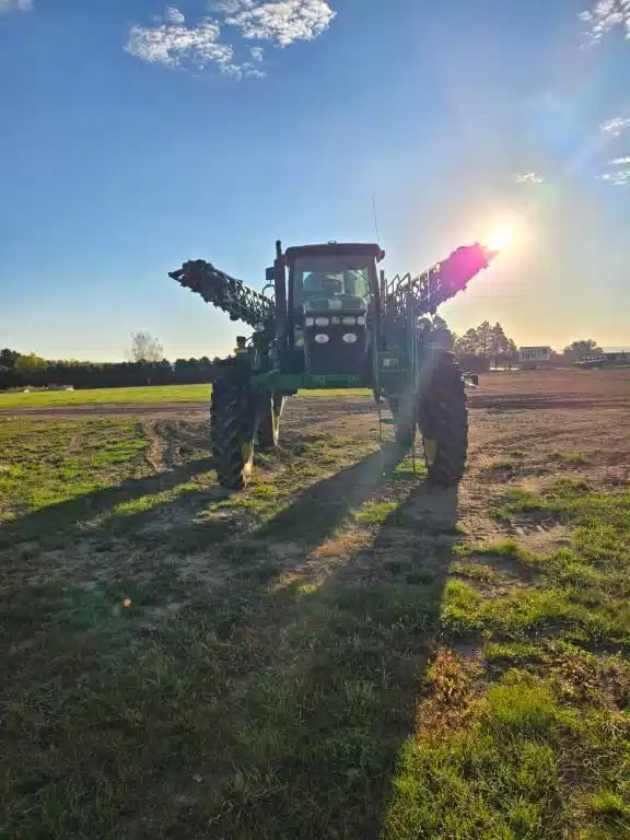 Gallery image 2 for Used 2009 John Deere 4830 Sprayer - Self Propelled