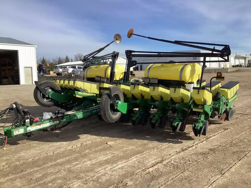 Gallery image 1 for Used 2004 Wil-Rich PT2200 Planter