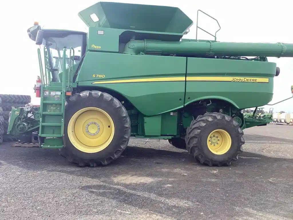Gallery image 2 for Used 2020 John Deere S780 Combine