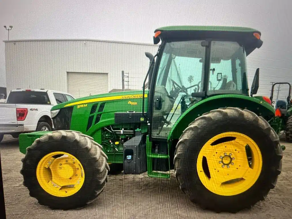 Gallery image 2 for New 2021 John Deere 5115M Tractor