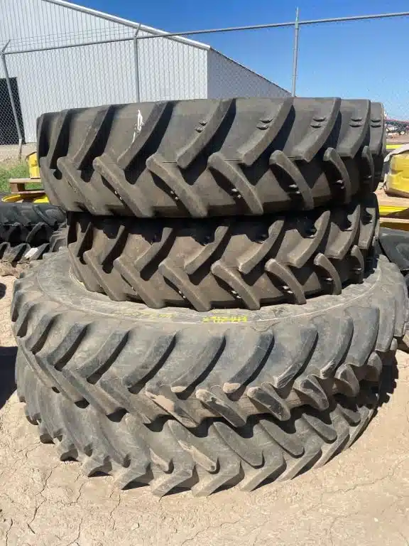 Gallery image 1 for Used Alliance 380/54 380/3 Tires