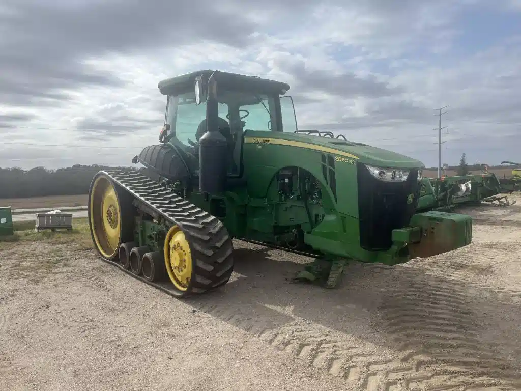 Gallery image 2 for Used 2011 John Deere 8360RT Tractor