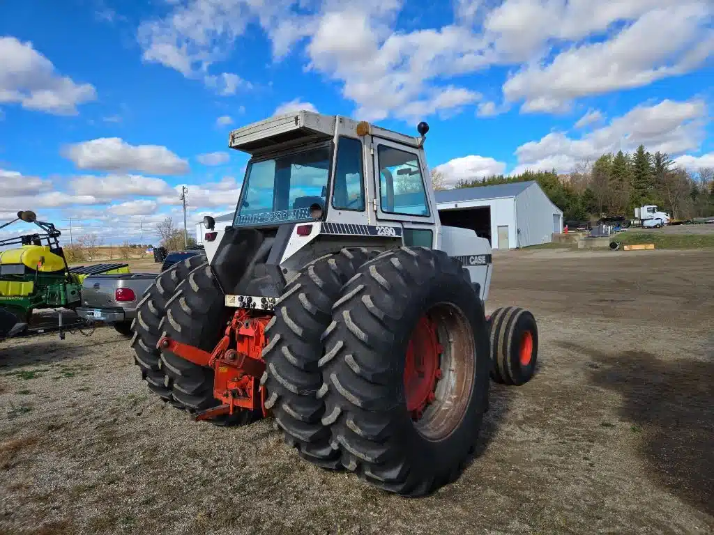 Gallery image 2 for Used 1983 Case IH 2390 Tractor