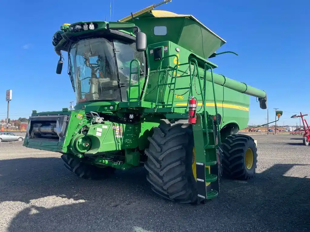 Gallery image 1 for Used 2024 John Deere S780 Combine